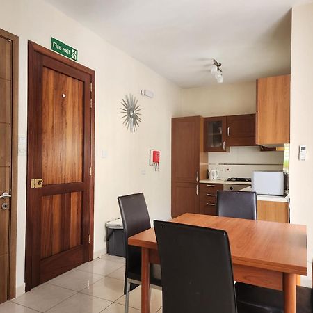 Sea Views Apartment-Wifi-Sleep 5 Марсаскала Екстериор снимка
