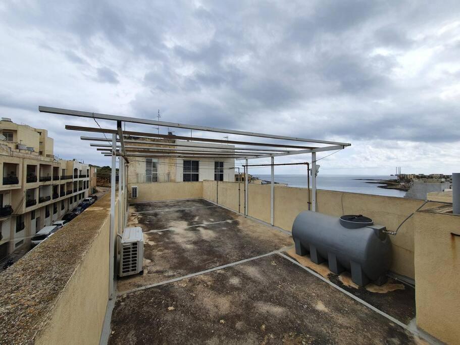 Sea Views Apartment-Wifi-Sleep 5 Марсаскала Екстериор снимка