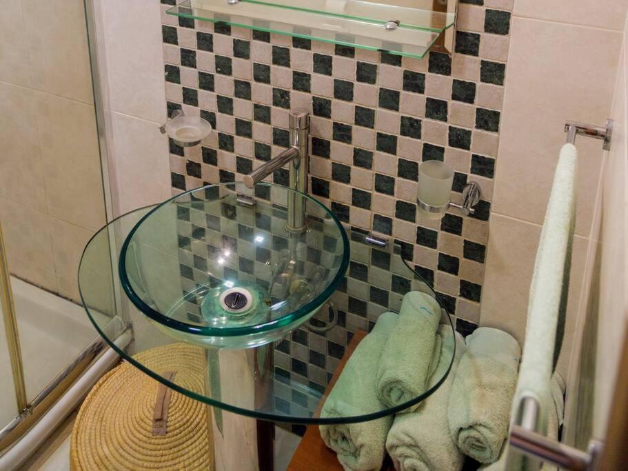 Sea Views Apartment-Wifi-Sleep 5 Марсаскала Екстериор снимка